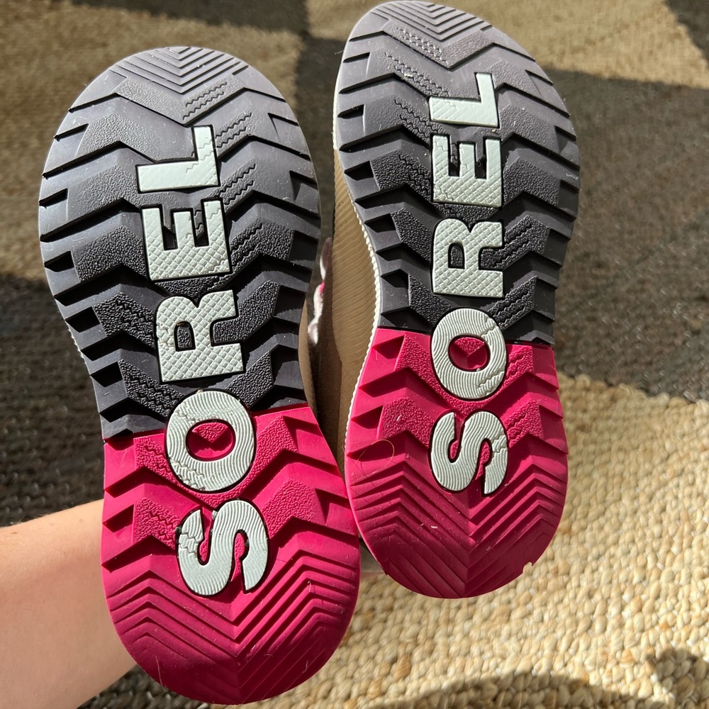 Sorel Waterproof Snow Boots kids size 3 - Picture 2 of 3